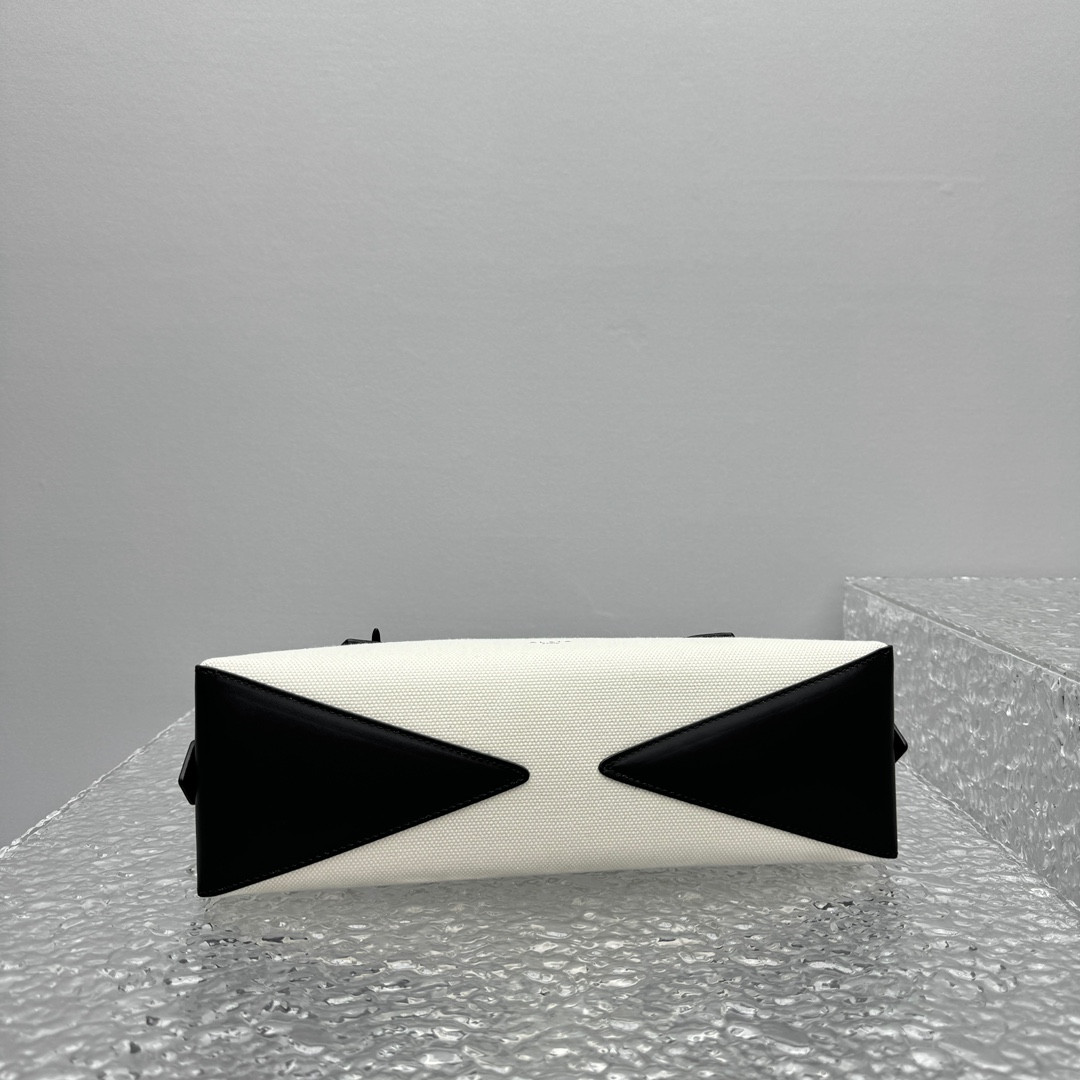 A1a1a LE TECKEL SMALL BAG 27x9x8cm