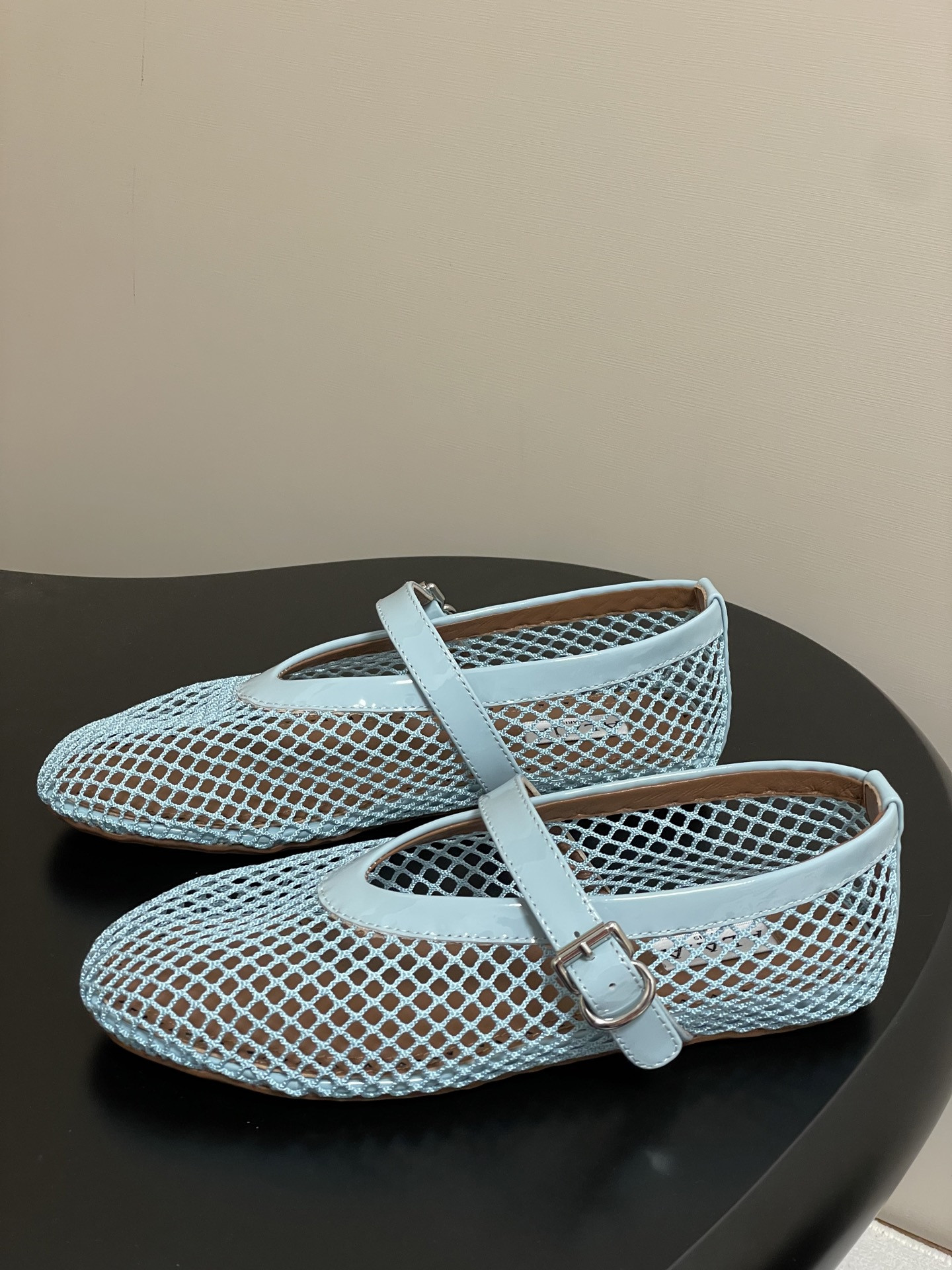 UA A1a1a BALLET FLATS IN FISHNET