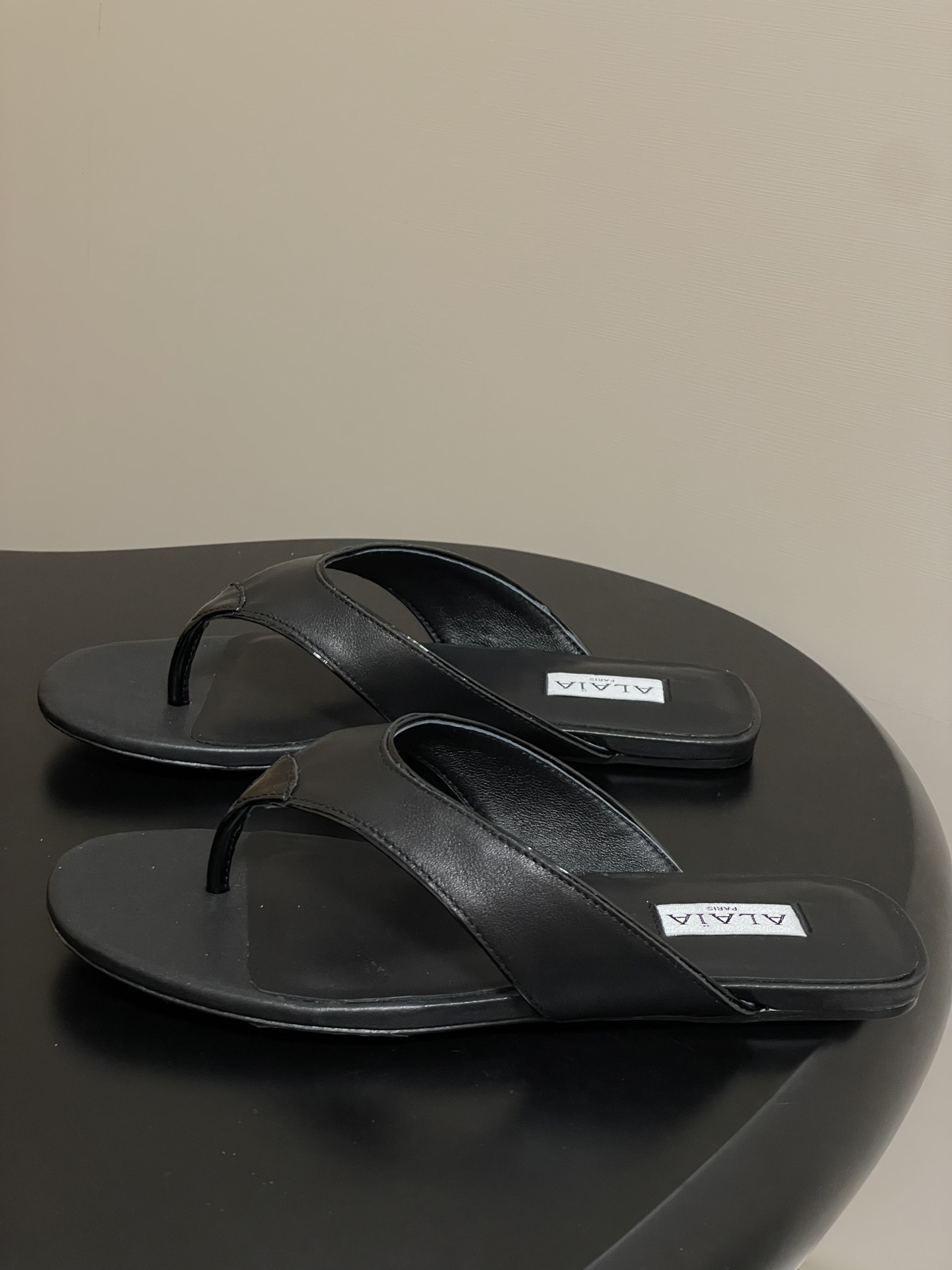 ua a1a1a triangle flat slides(cusT0mized size 7-10 days production time)
