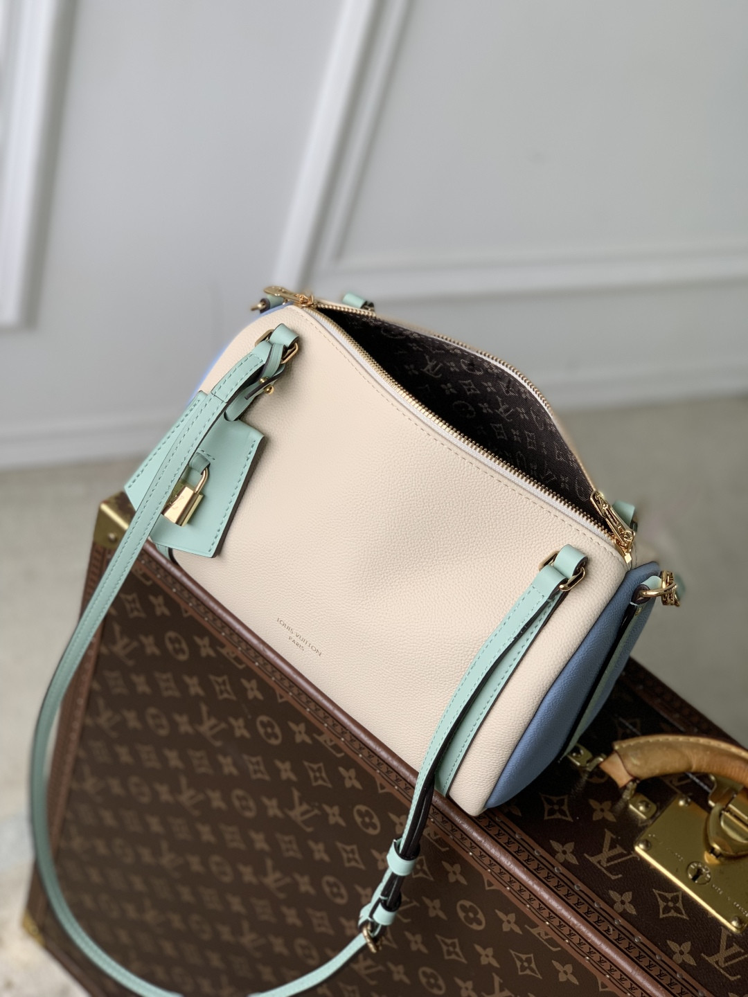 LV Express PM M26905 26x17x13.5cm