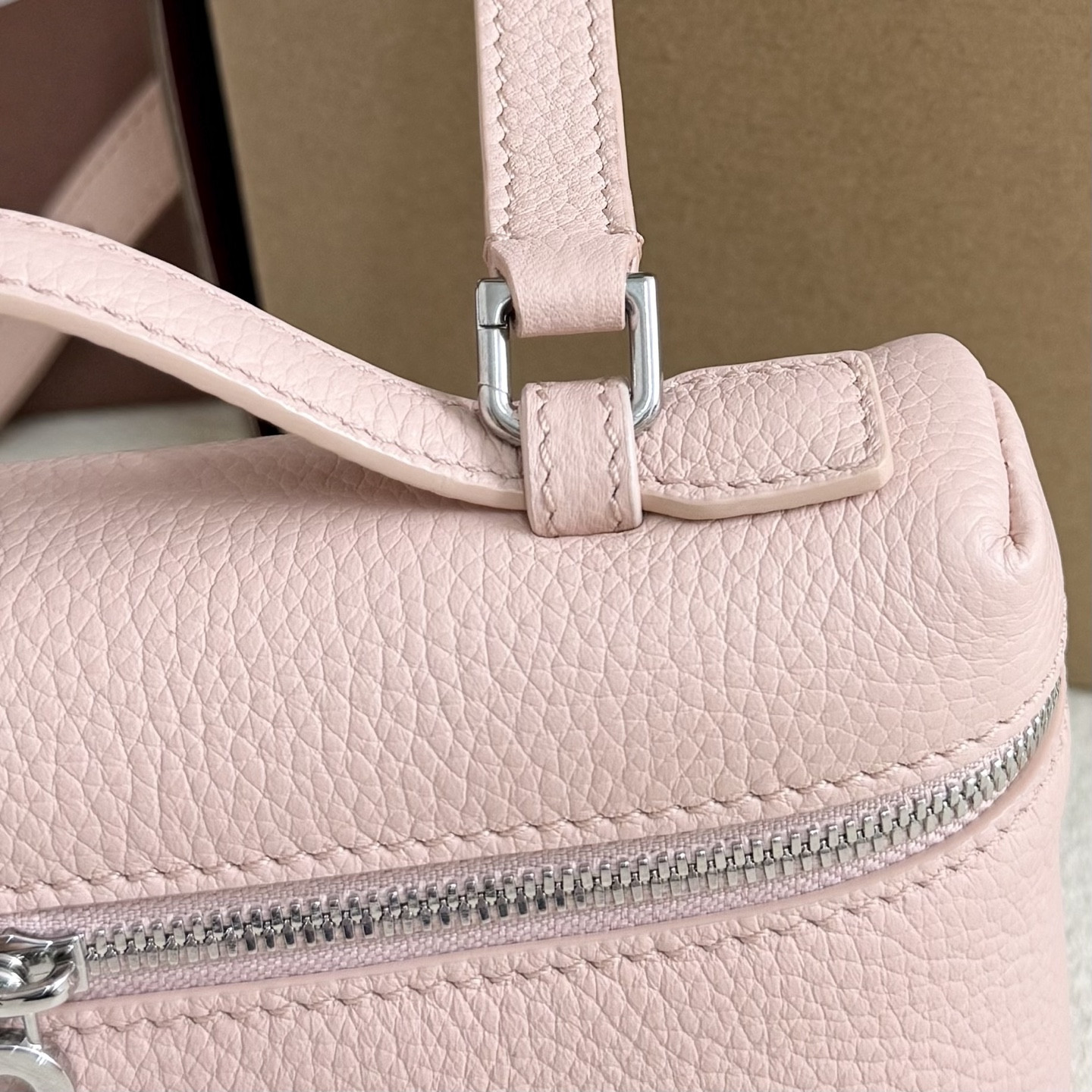 L0r0 P1ana Extra Pocket L19 11 x 19 x 6.5 cm