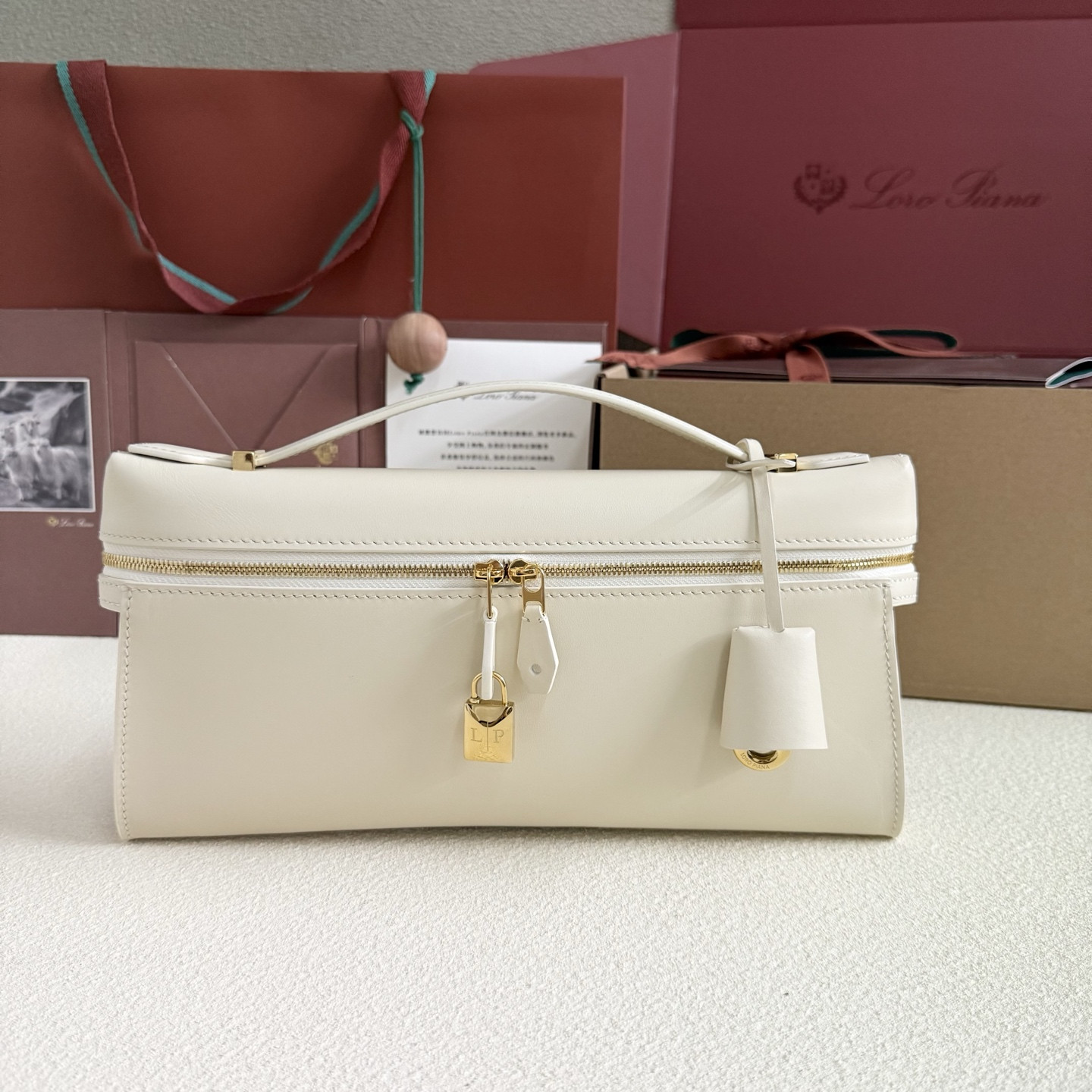L0r0 P1ana Extra Clutch L29 29x14x3cm