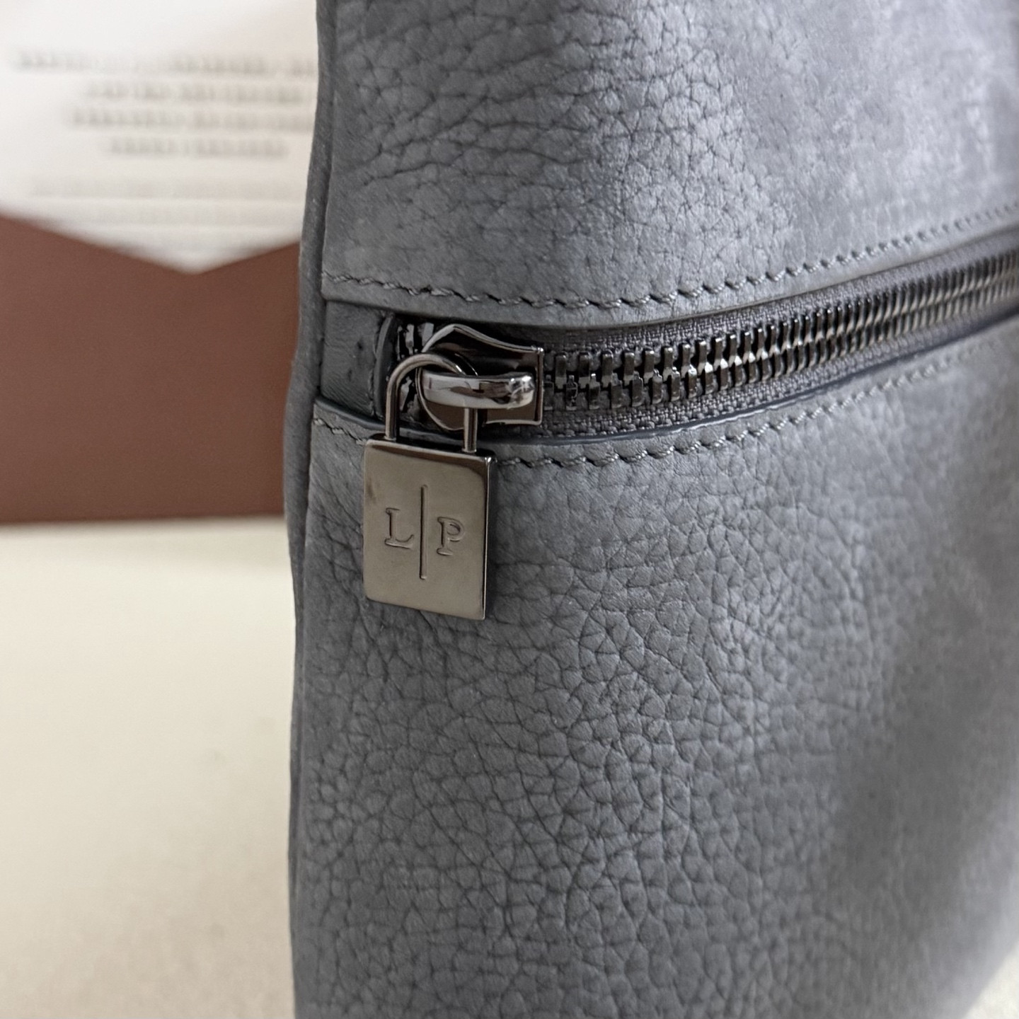 L0r0 P1ana Extra pouch L29 29x18x5cm
