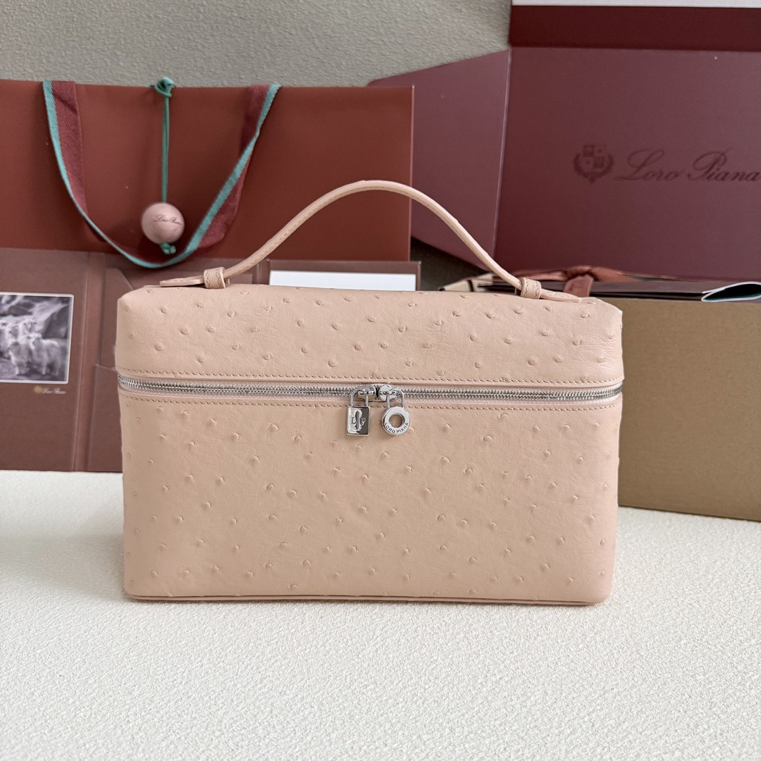 L0r0 P1ana Extra Pocket L27 Ostrich-grained Leather 16x27x10cm