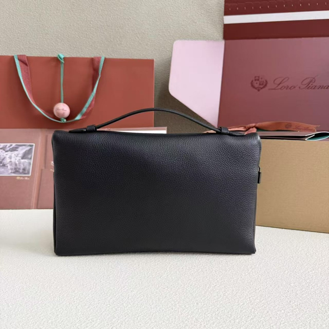 L0r0 P1ana Extra pouch L29 29x18x5cm
