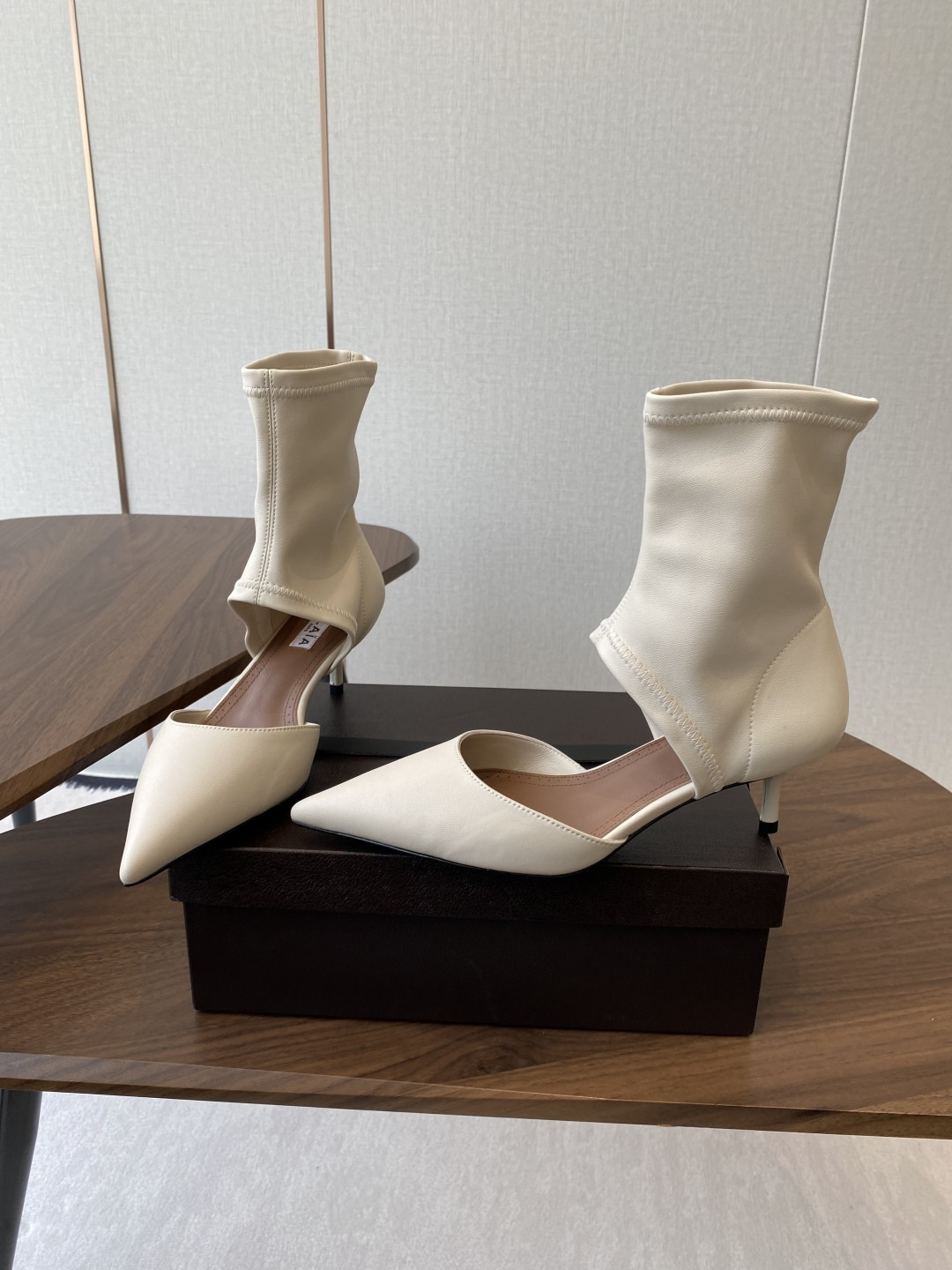 UA A1a1a LOW BOOTS 5.5cm Heel