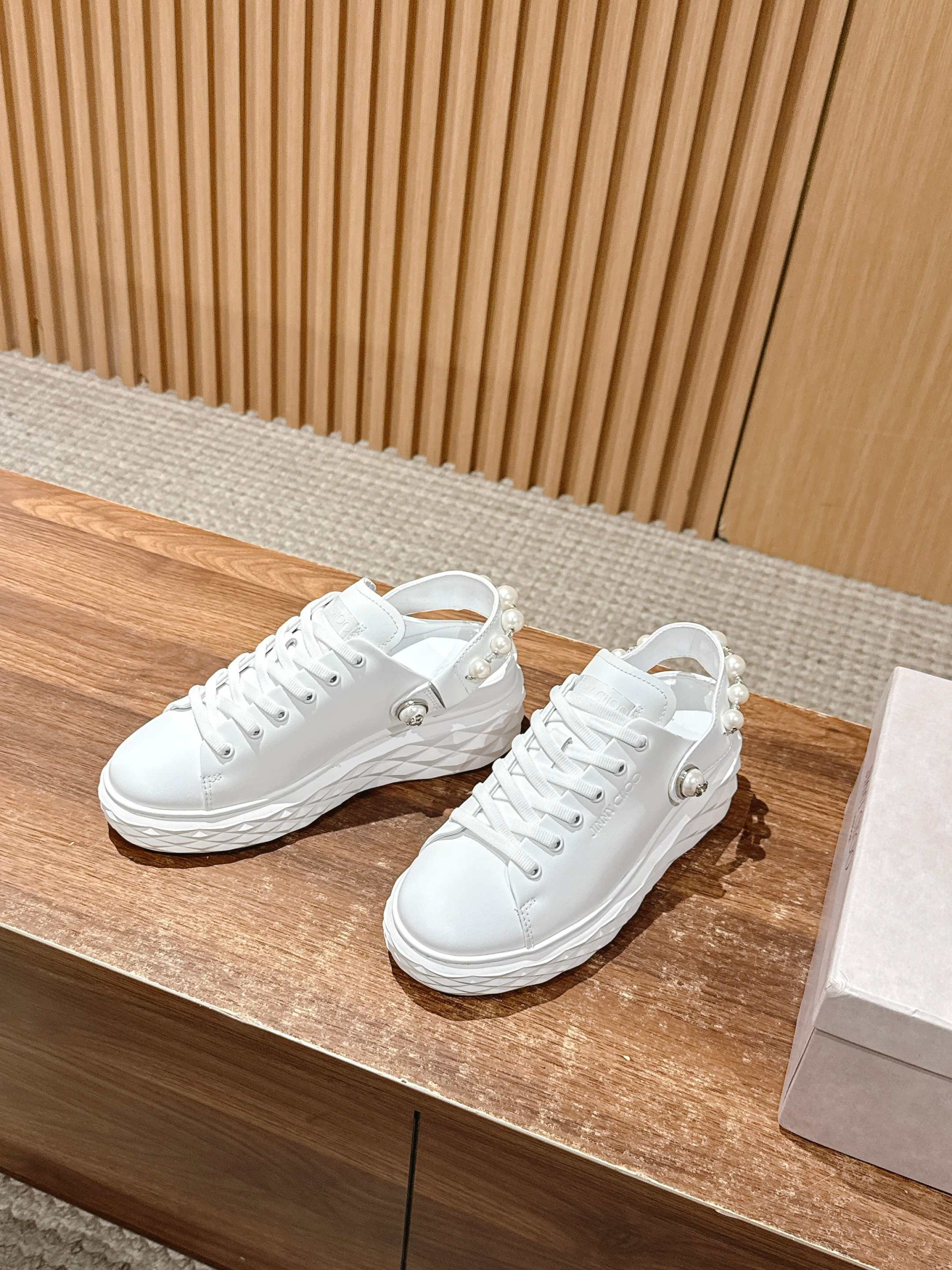 ua j1m*y ch00 D1am0nd sling sneakers