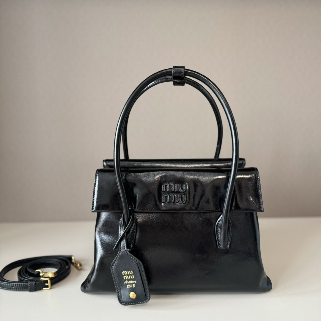 M1v M1v solitaire shiny leather bag 19.5x28x11cm