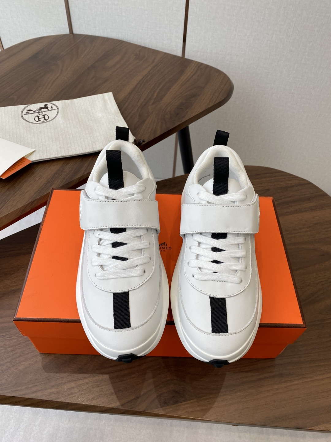 UA H**me5 Loop Sneaker