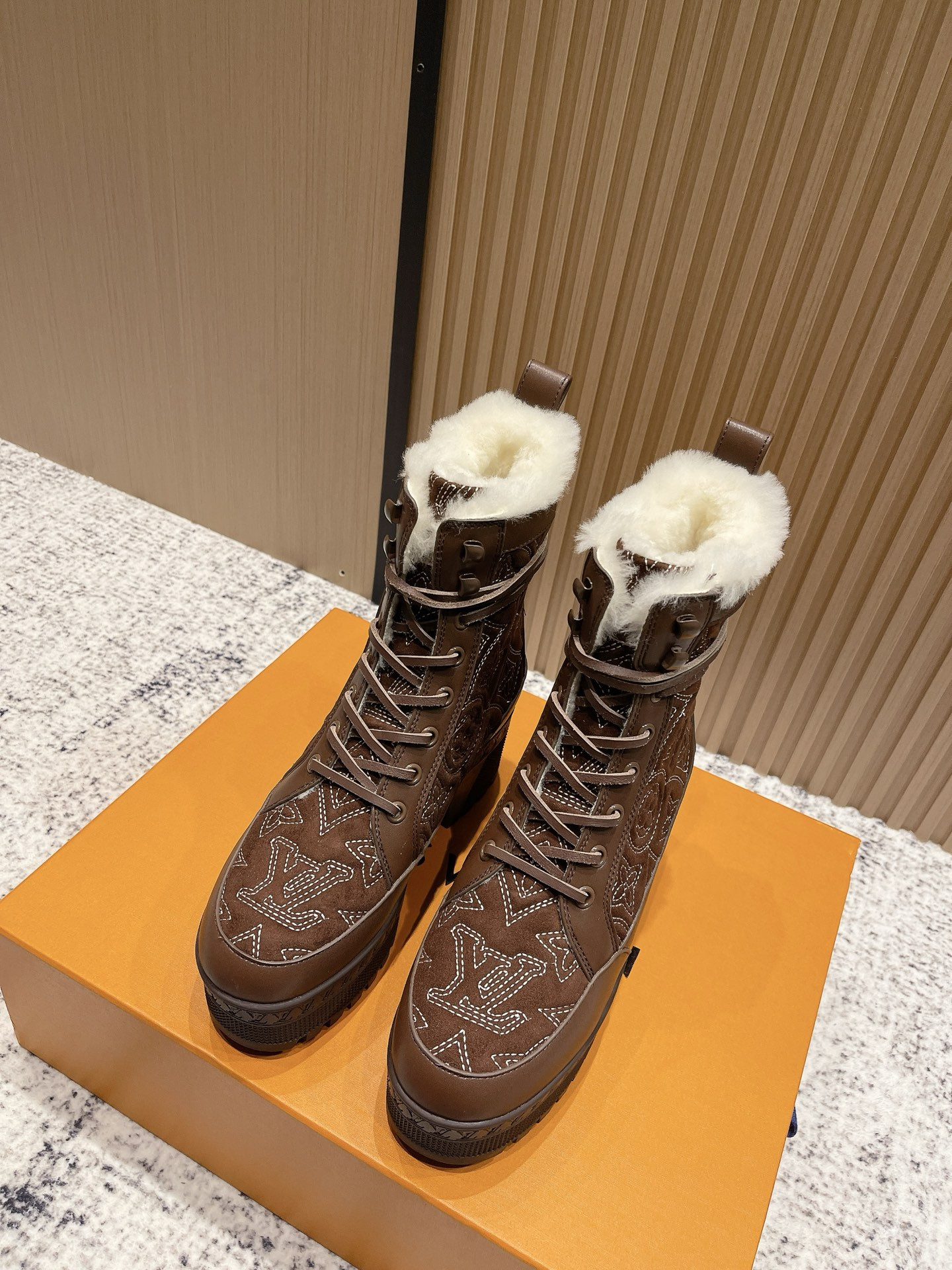 UA LV Laureate Platform Desert Boot