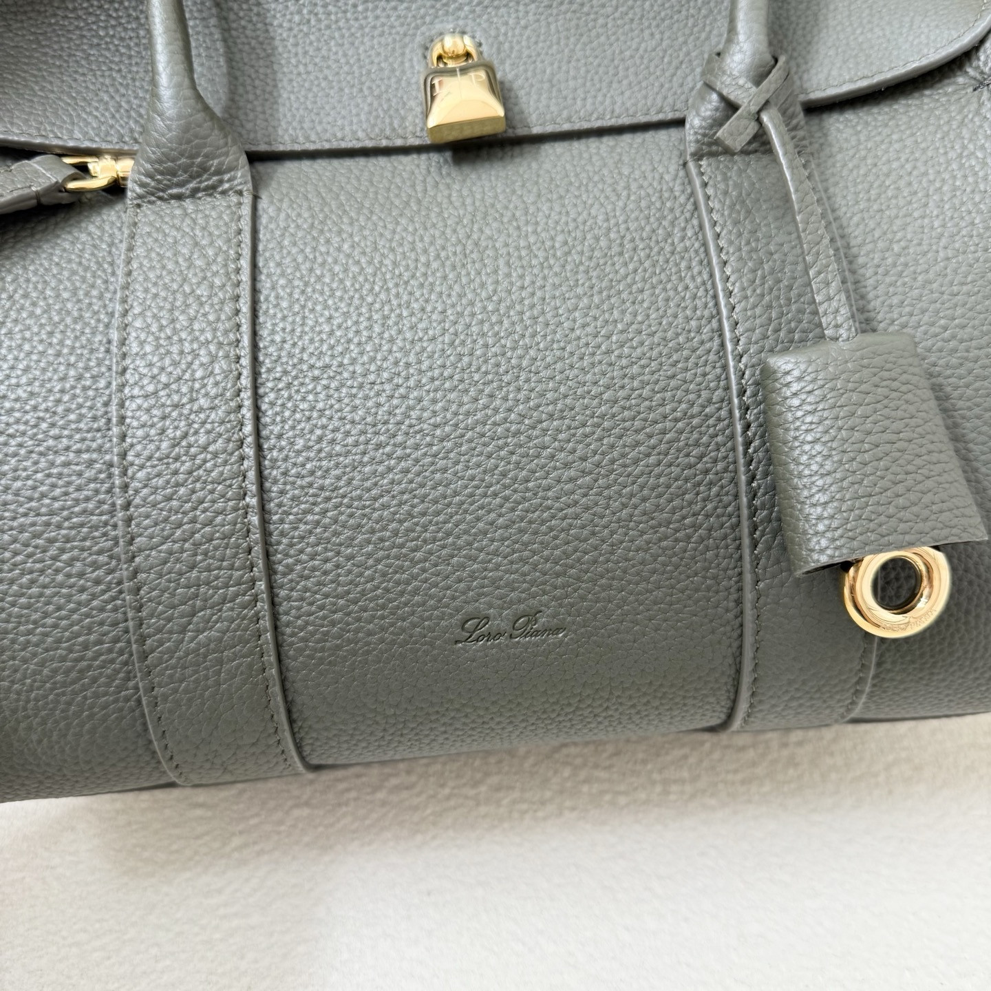 L0r0 P1ana Loom L25 Calfskin 25x18x12.5cm