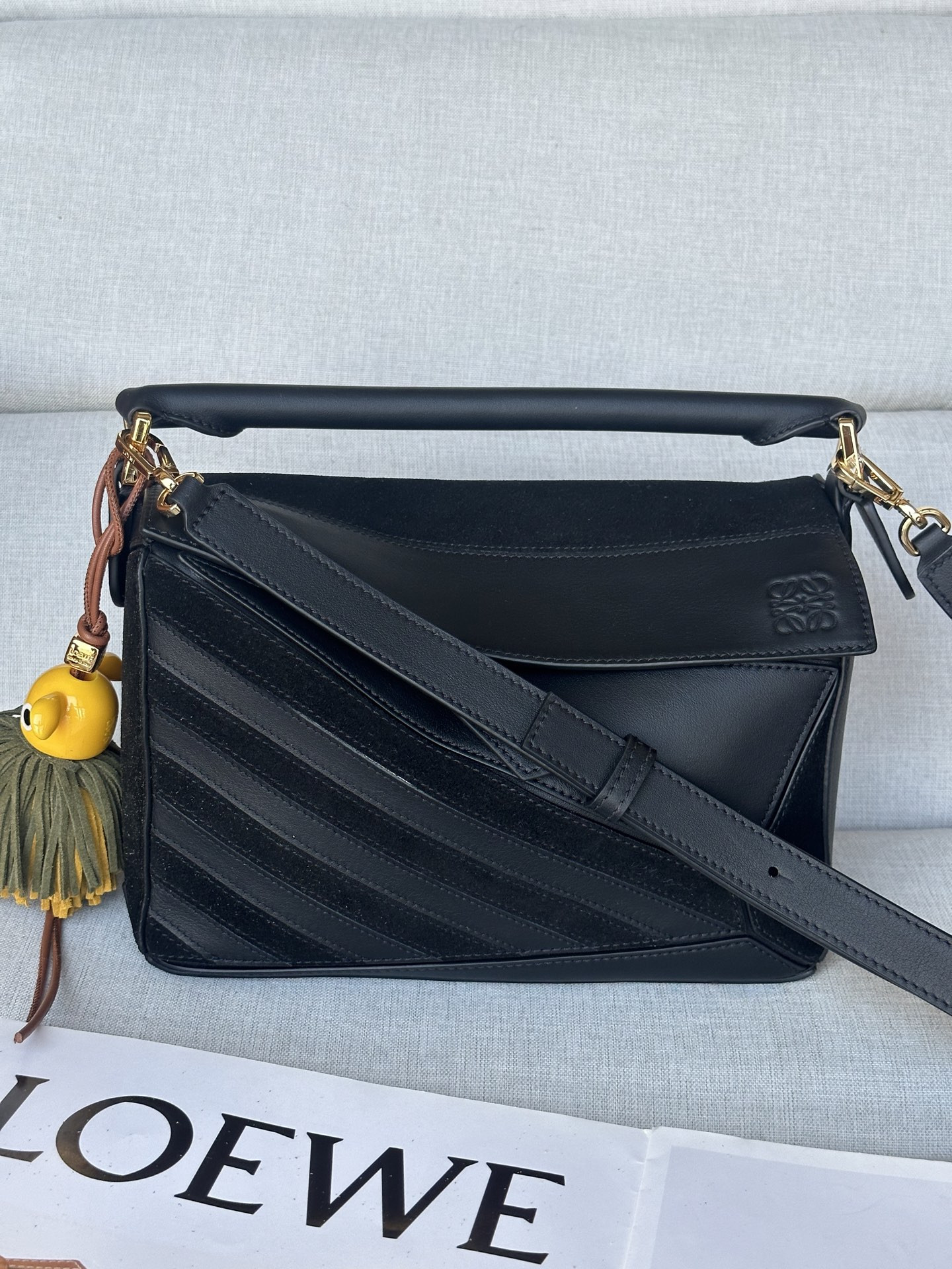 L0ew* small puzzle bag in classic calfskin and suede 16.5x24x10.5cm