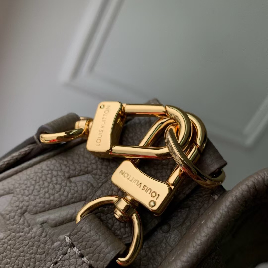 LV Diane M15049 24x15x9cm