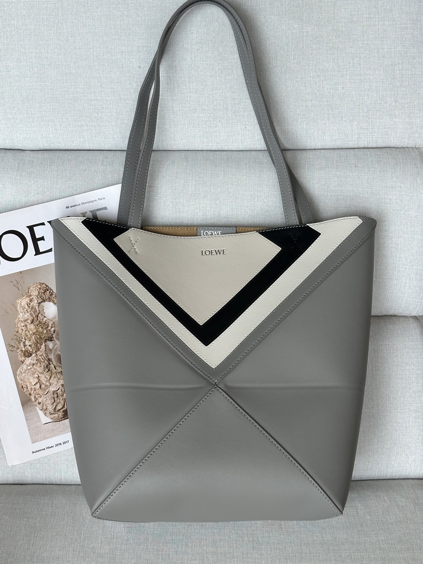 L0ew* x albers medium puzzle fold tote in nappa calfskin 31.5x25.5x14.5cm