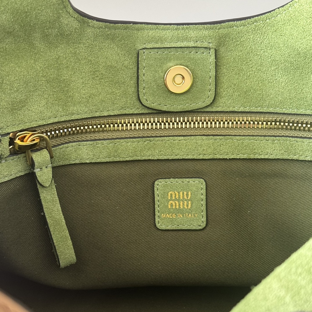 M1v M1v leather handbag 20x25.5x13cm