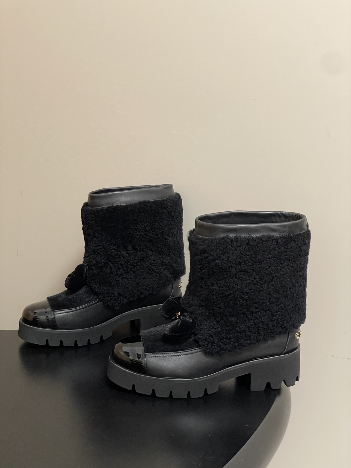 UA Ch**el Short Boots
