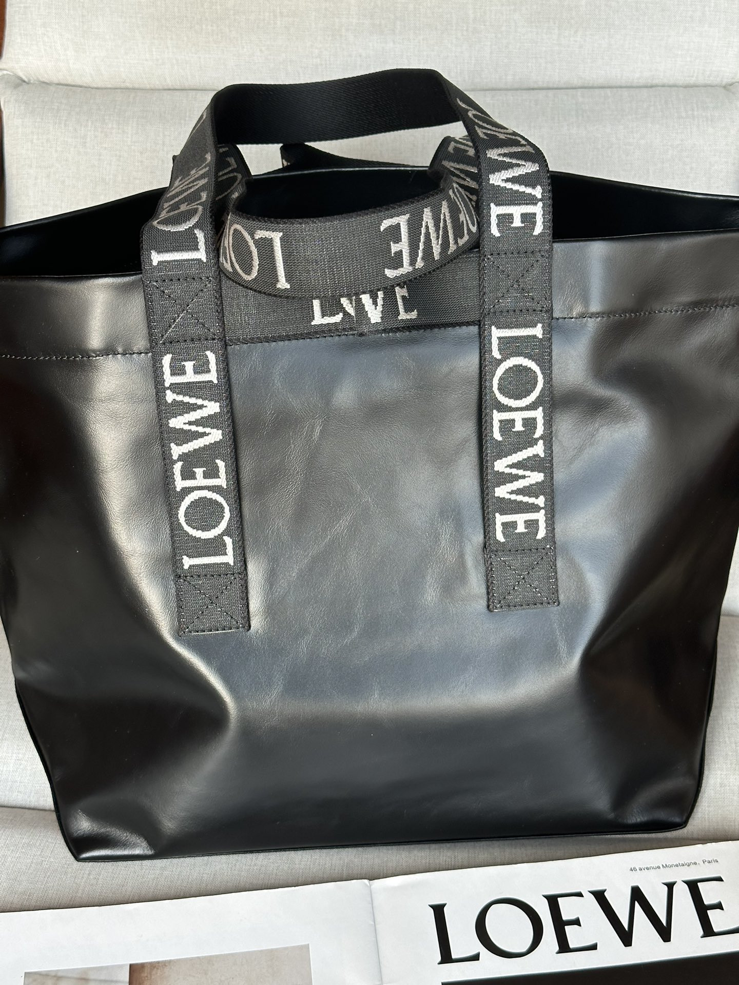 L0ew* fold shopper in paper calfskin 31x50x20cm