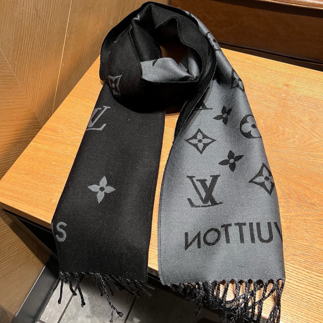 l0vis Vvtt0n monogram scarf 34x186cm 100% wool tassel trim