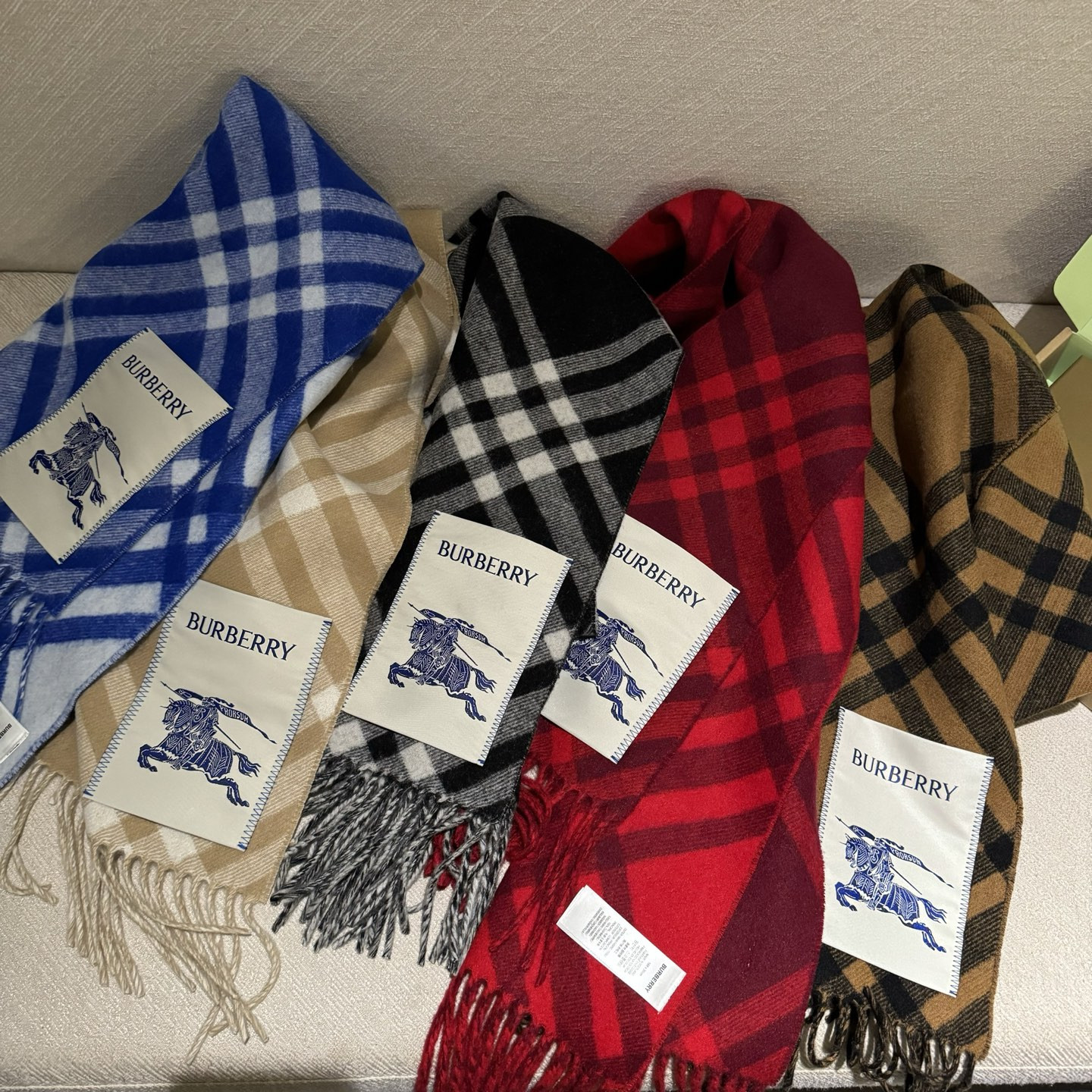 Bv*b*rry scarf 30x168cm 100% cashmere