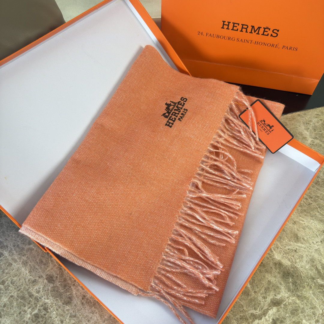 H**me5 scarf 32x180cm