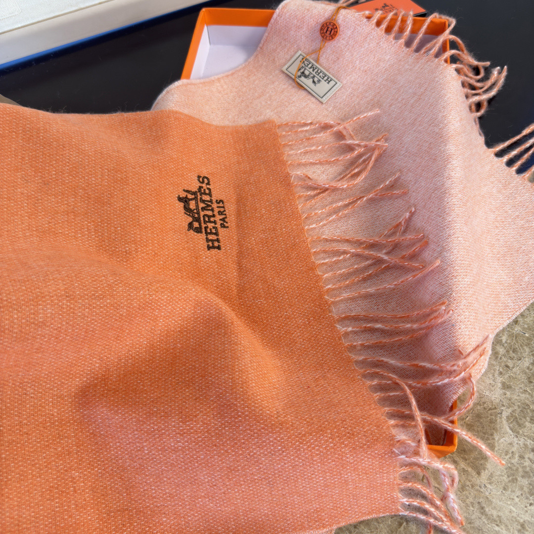 H**me5 scarf 32x180cm