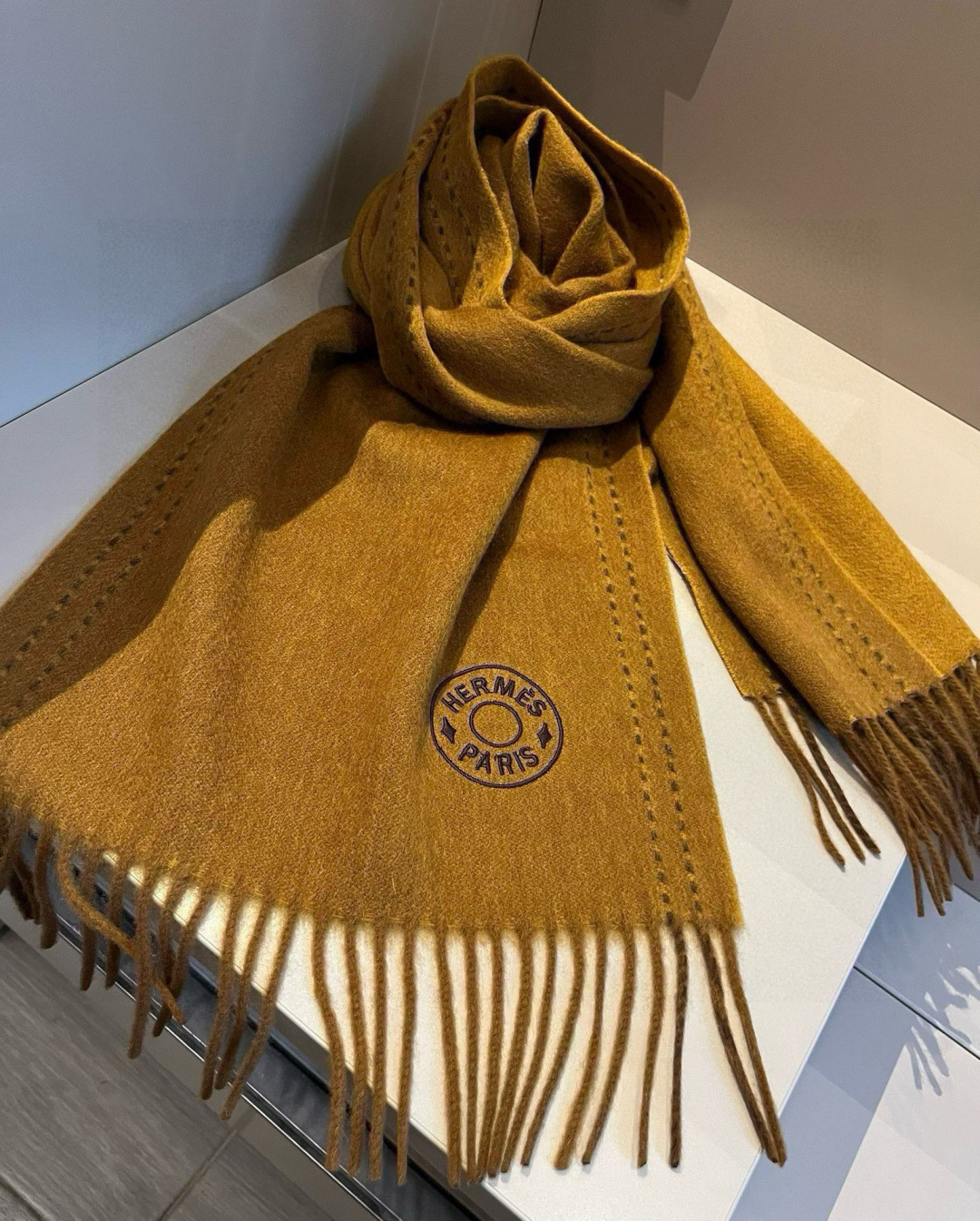 H**me5 scarf 30x180cm