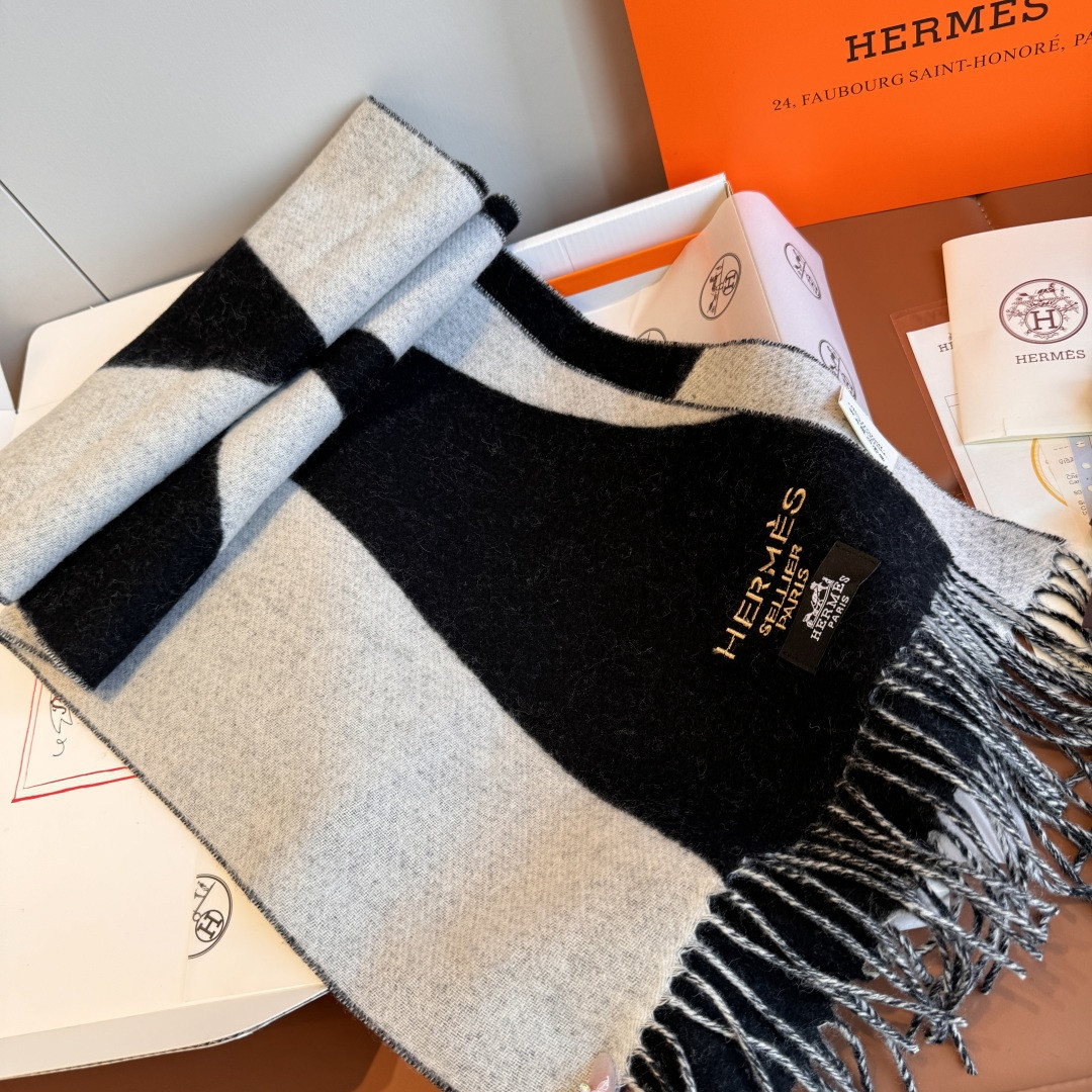 H**me5 scarf 30x180cm