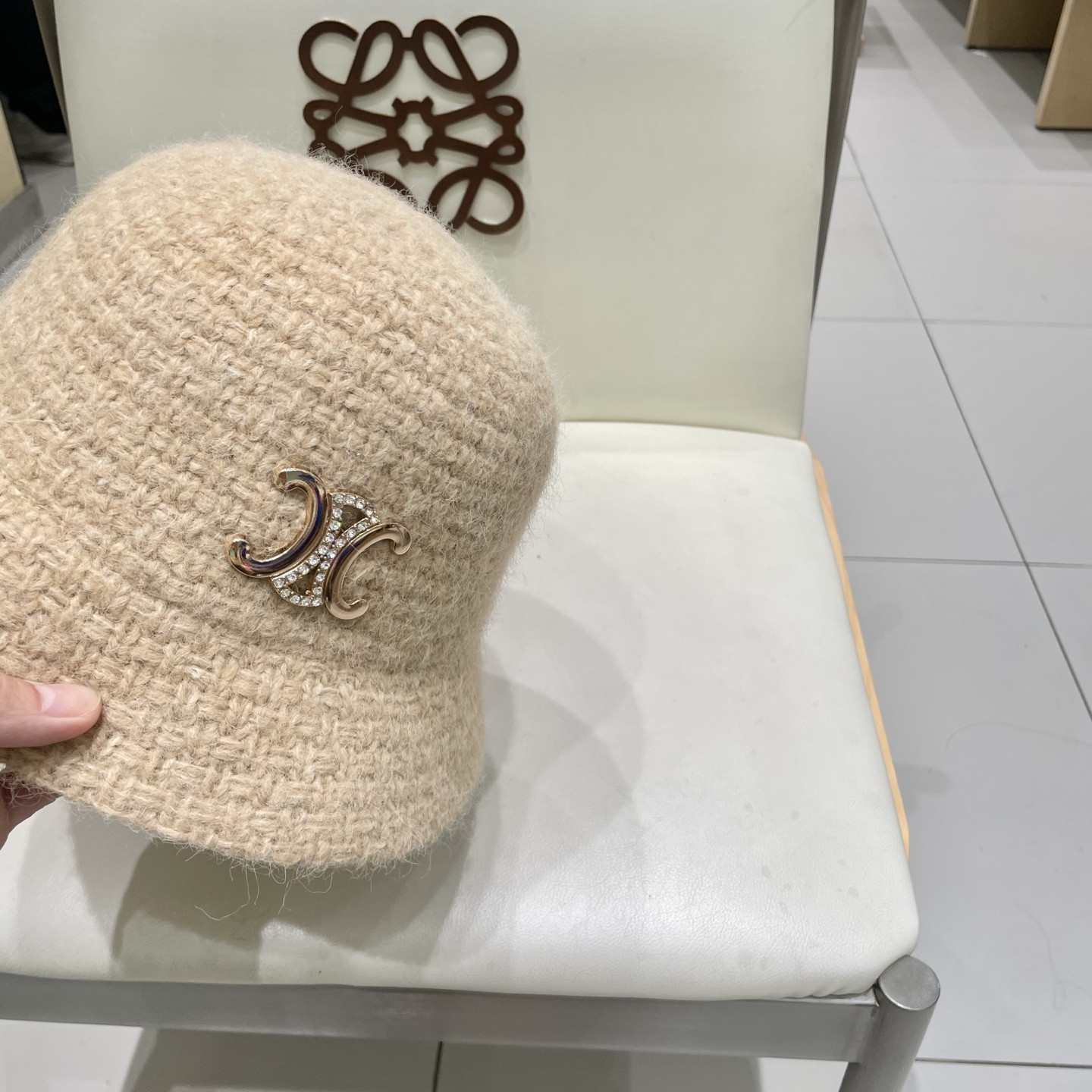 Ce1i*e knit bucket hat