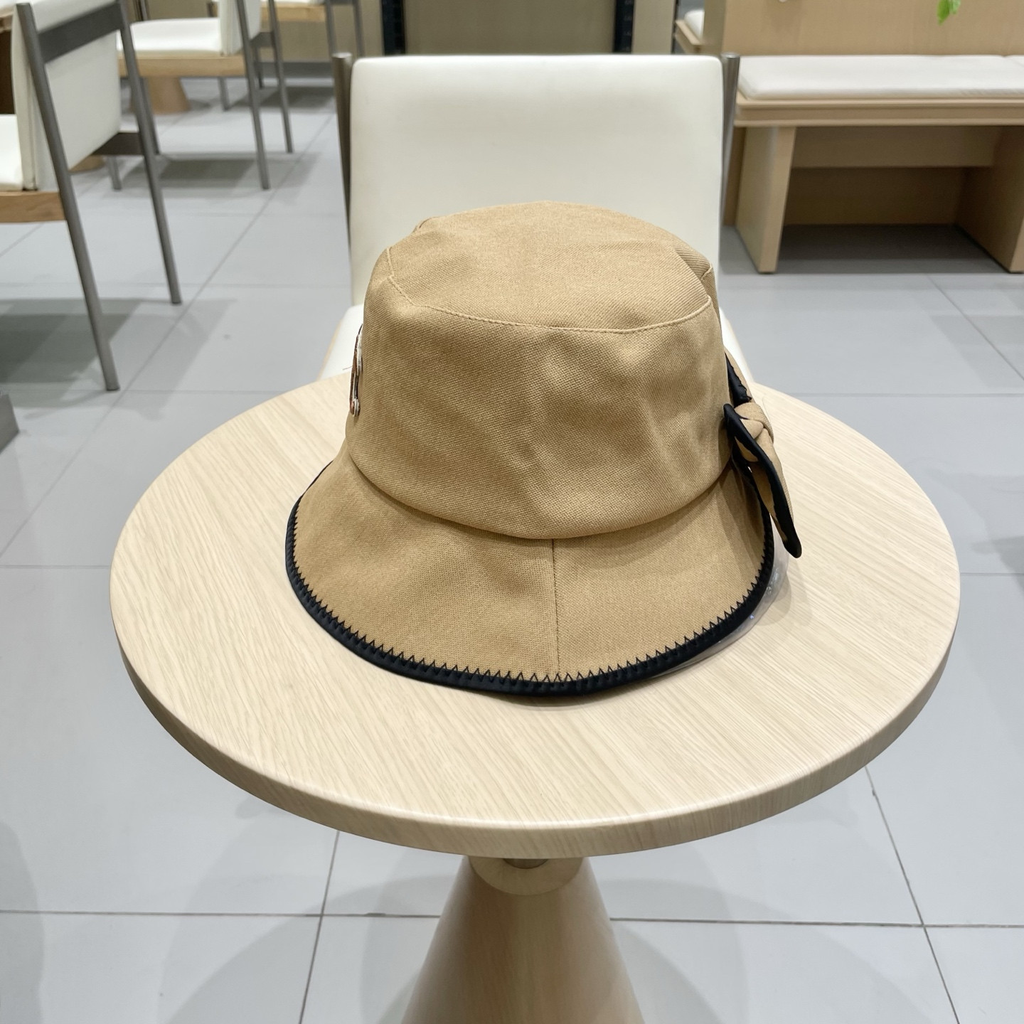 Ce1i*e bucket hat