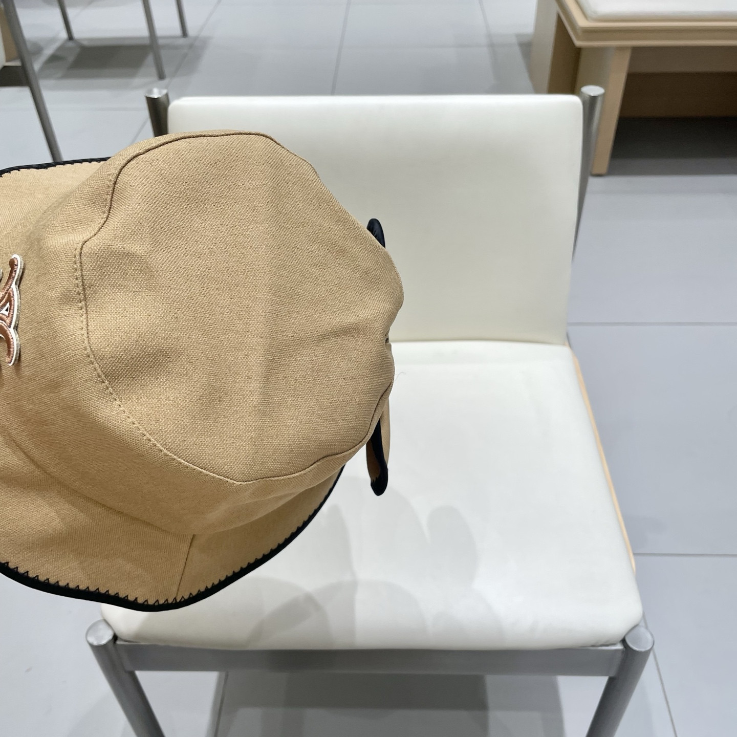 Ce1i*e bucket hat