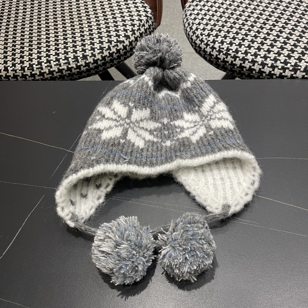 F**di knit trapper hat