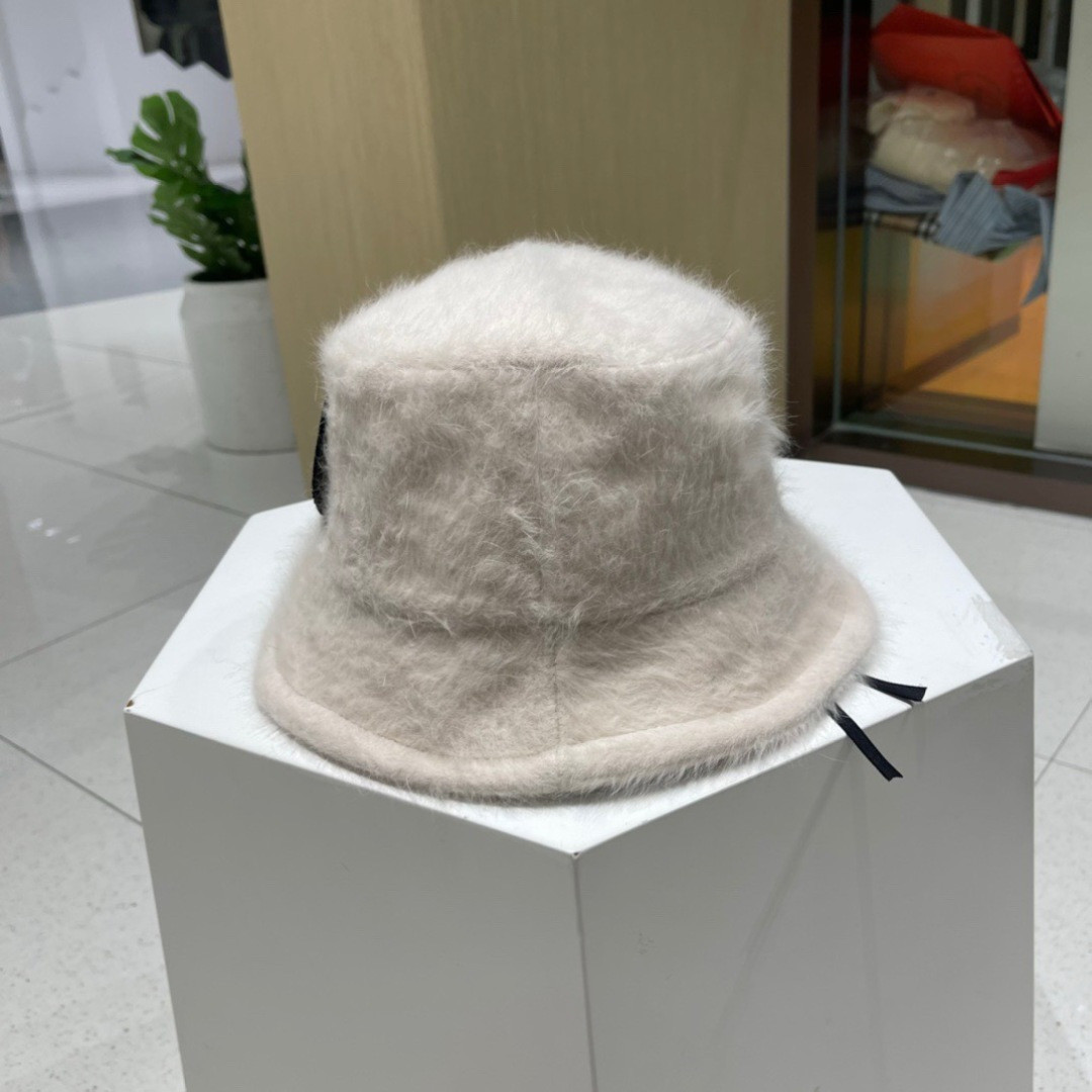 F**di bucket hat