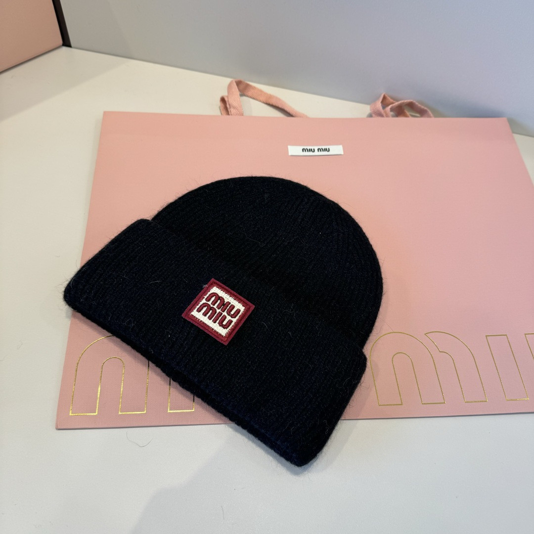 M1v M1v beanie