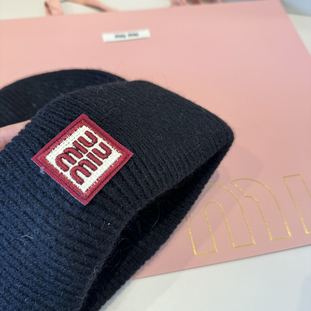 M1v M1v beanie