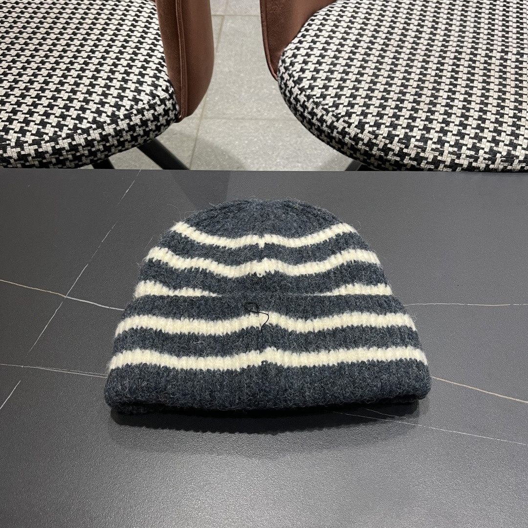 Ba1en*iaga beanie
