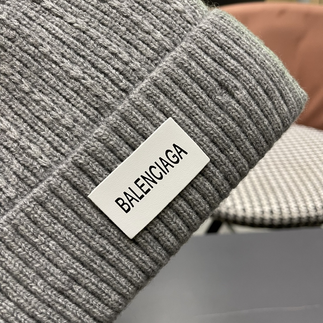 Ba1en*iaga beanie
