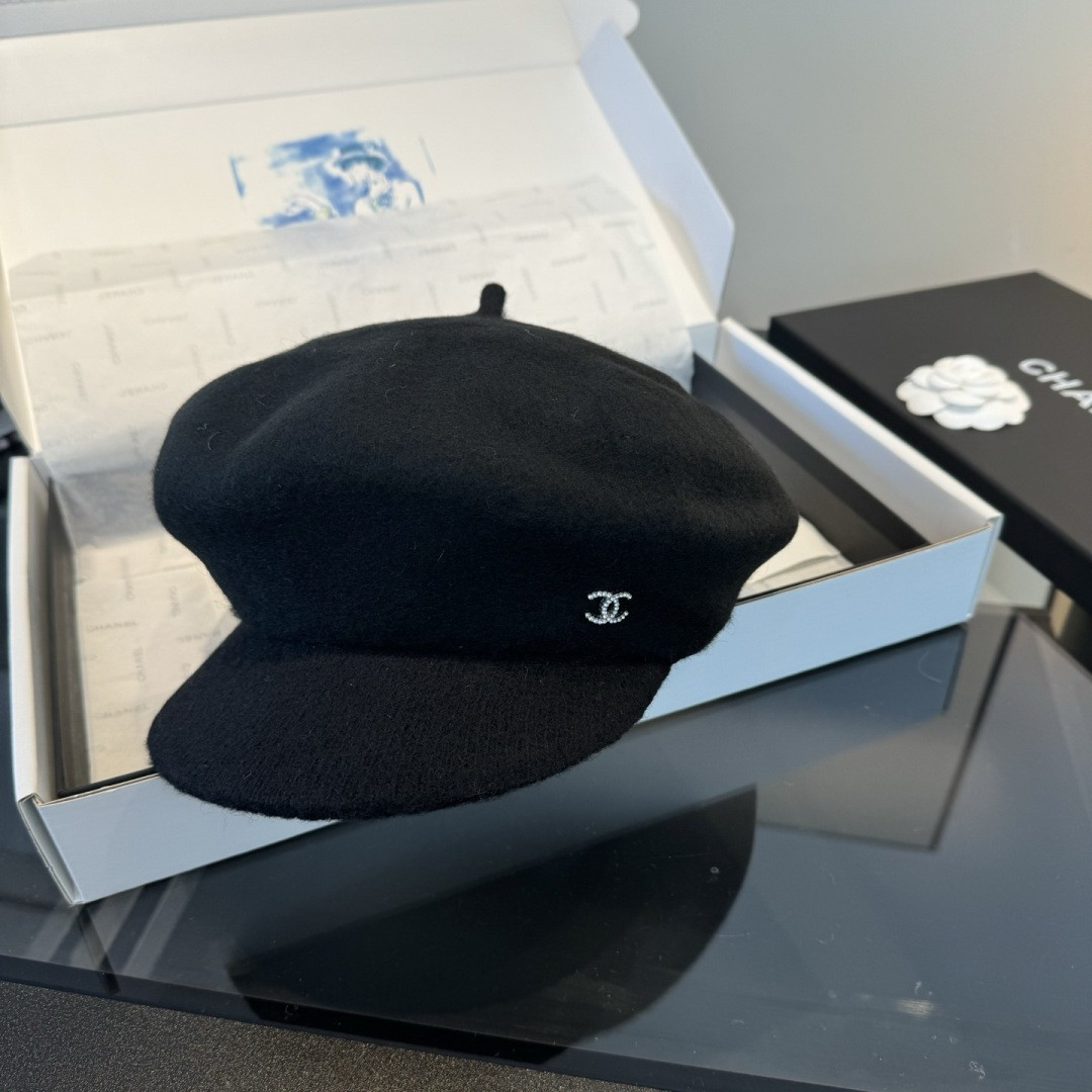 Ch**el wool felt beret