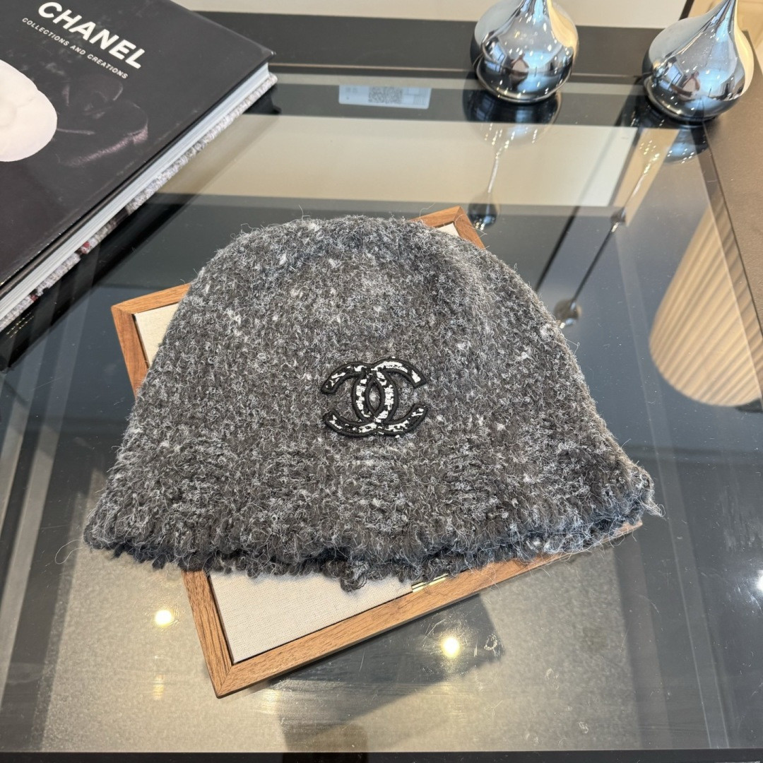 Ch**el knit bucket hat