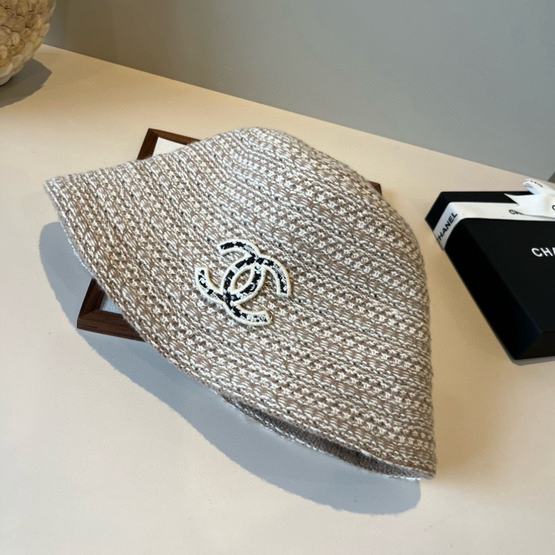 Ch**el knit bucket hat