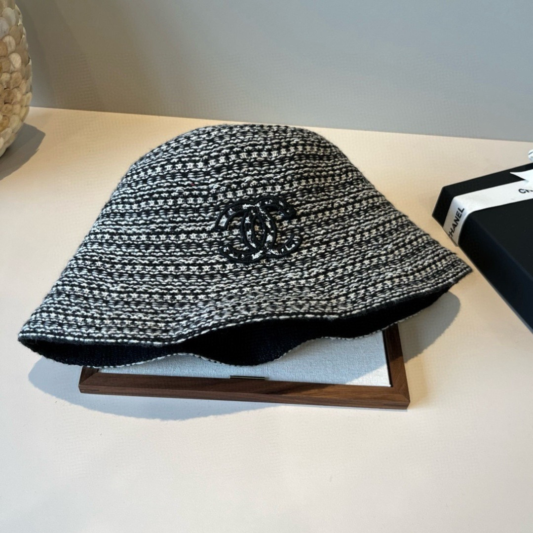 Ch**el knit bucket hat