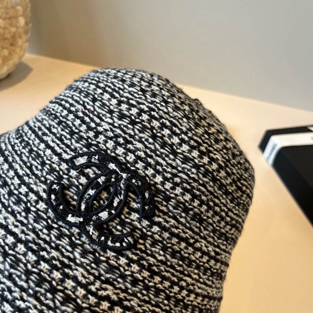 Ch**el knit bucket hat