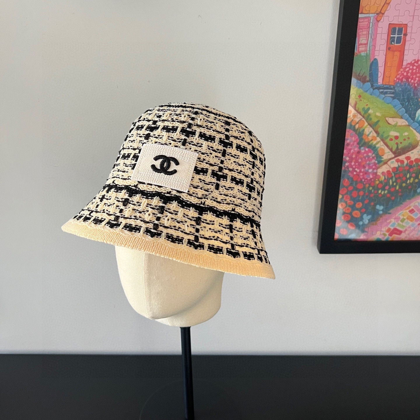 Ch**el bucket hat