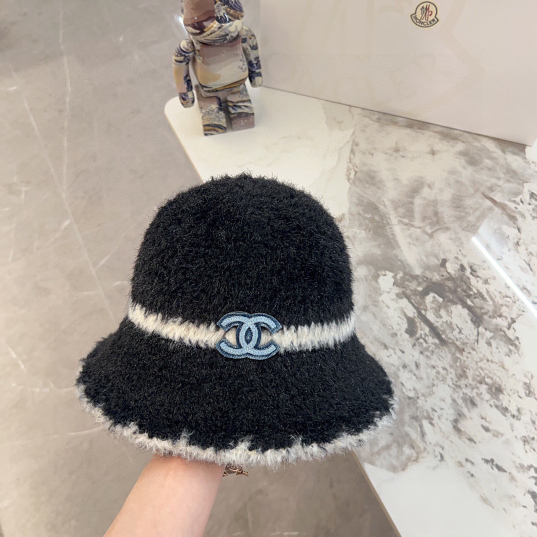 Ch**el knit bucket hat
