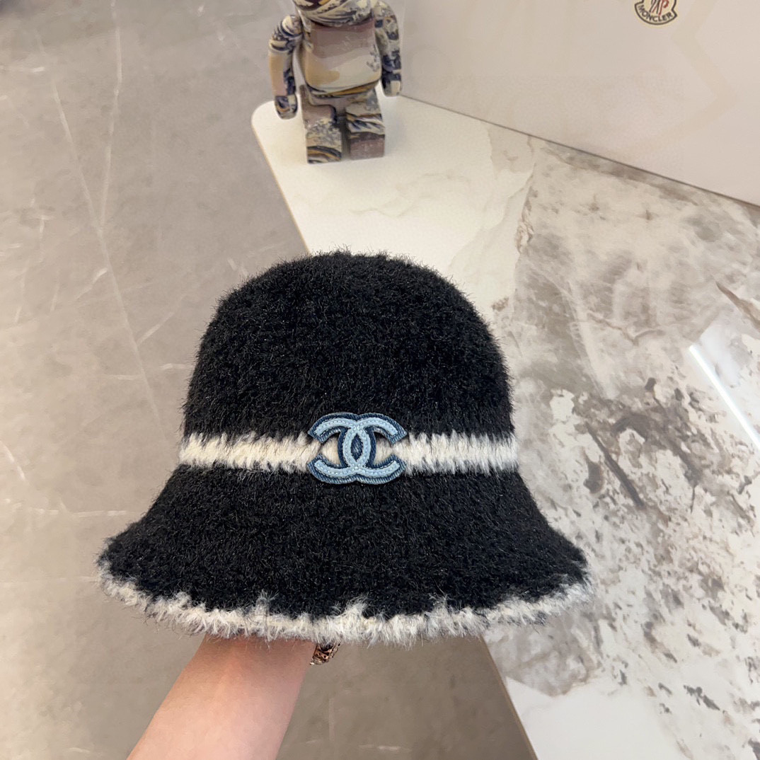 Ch**el knit bucket hat
