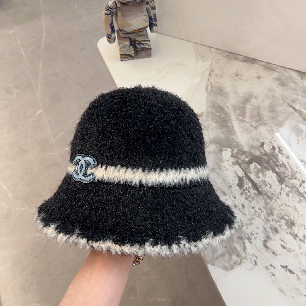 Ch**el knit bucket hat