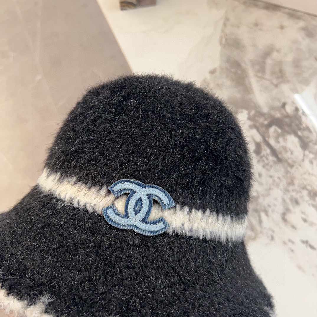 Ch**el knit bucket hat