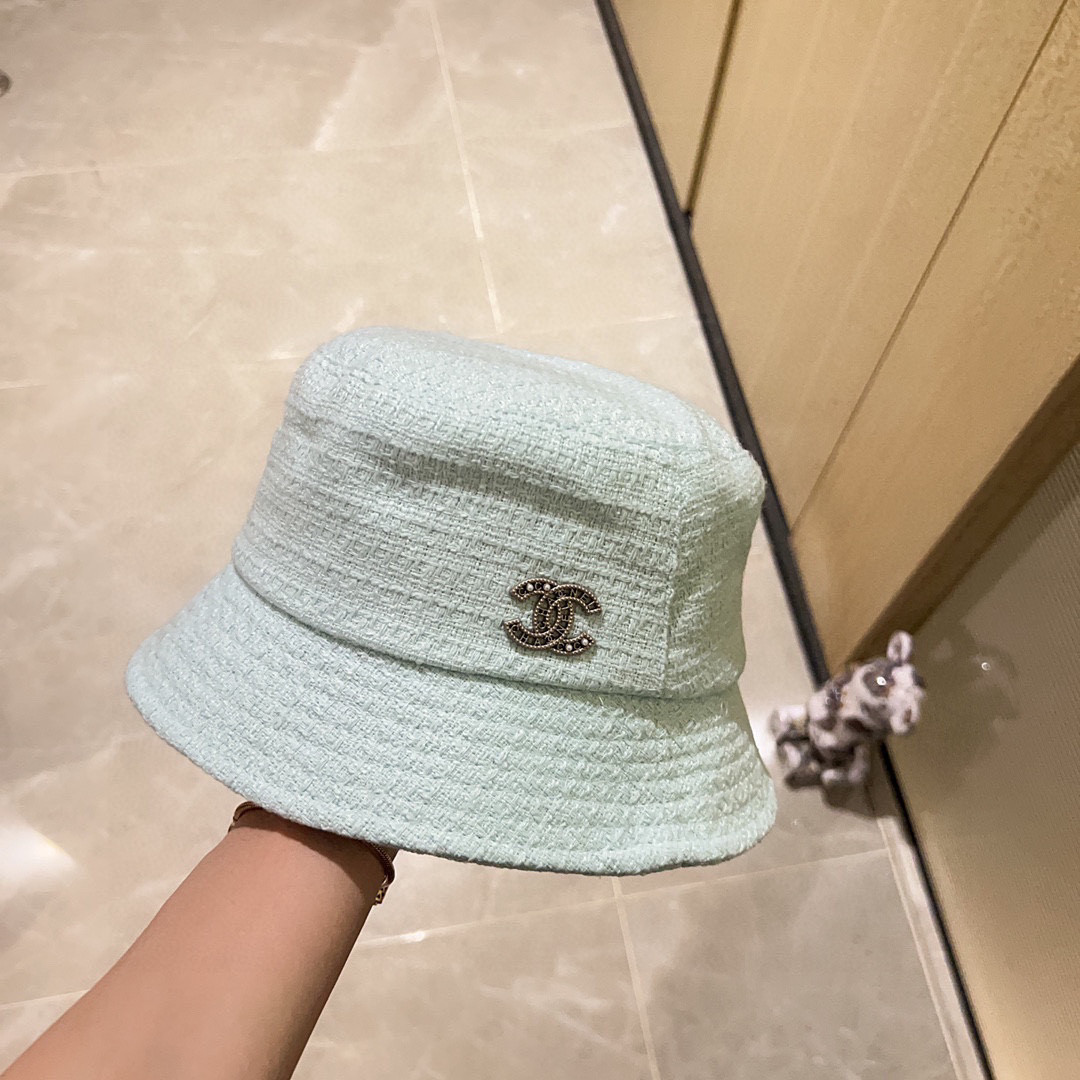 Ch**el bucket hat