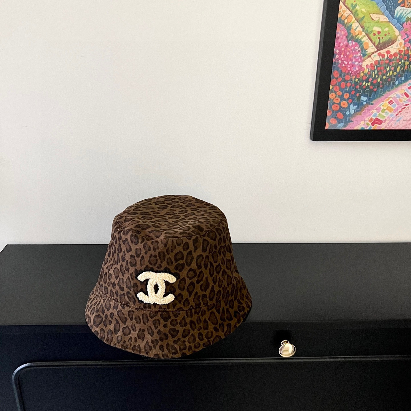 Ch**el bucket hat