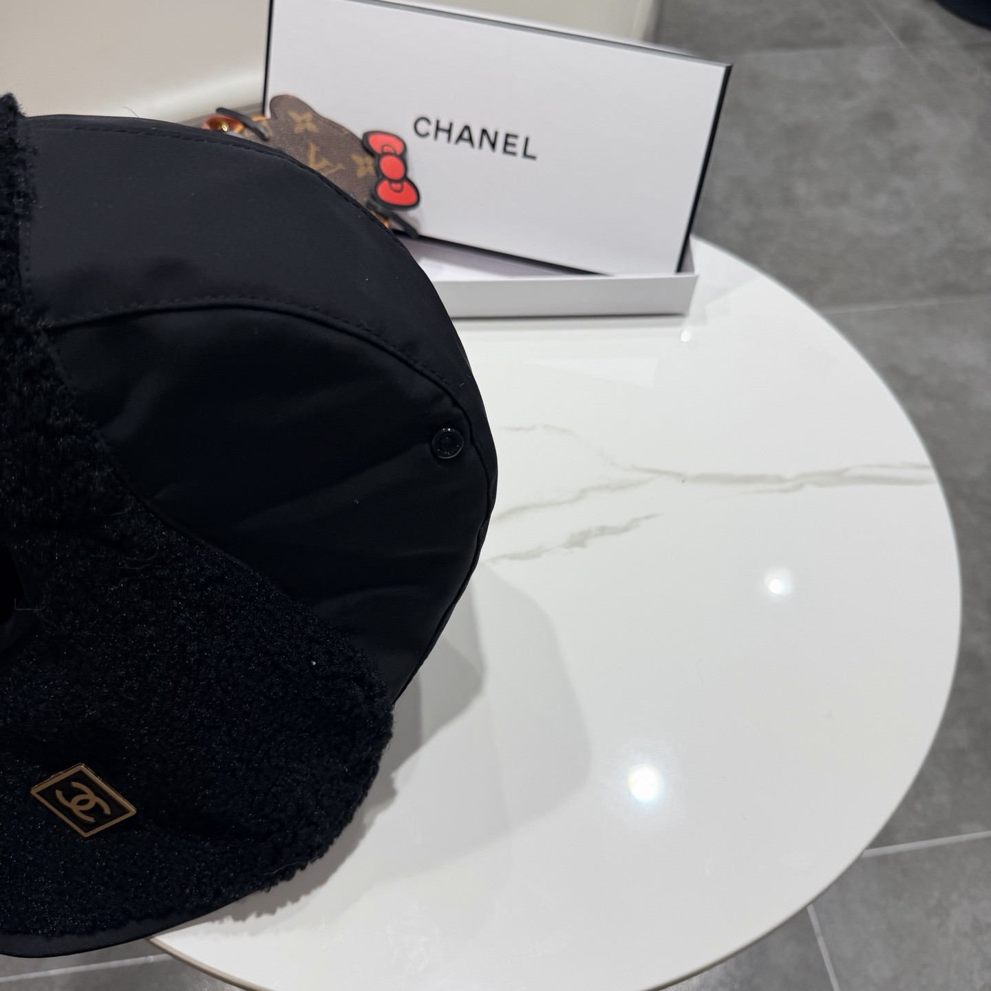 Ch**el hat