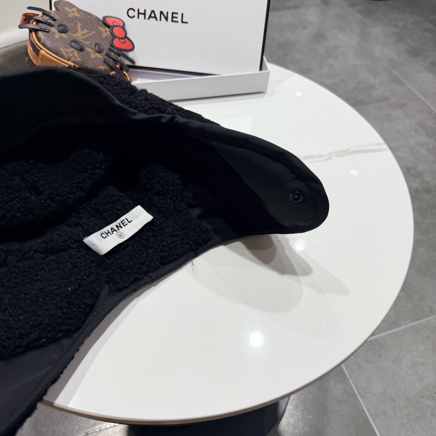 Ch**el hat
